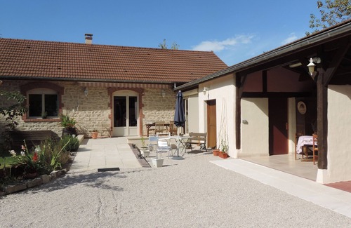 Chagny Maison | Gite 125 m2 classé 4 étoiles 'Villa Roland en Bourgogne' au coeur du vignoble