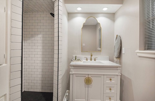 Barker Cottage | Boutique Cottage in Houston