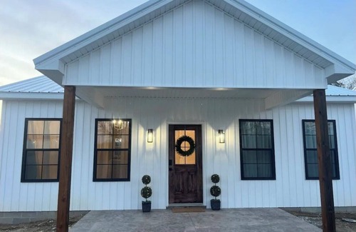 Farmers Maison | Cottage #2 at MeadowView!