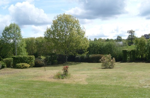 Servieres-le-Chateau Maison | Gîte 2 épis maison de caractère parc clôturé