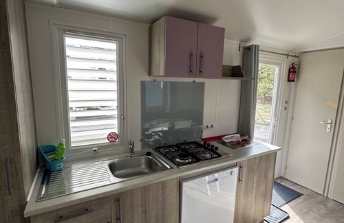 Leuk Maison | Cottage 2 Mobilhome 2 Zimmer Unterkunft für 2 Erwachsene + 1 Kind auf Ecksofa