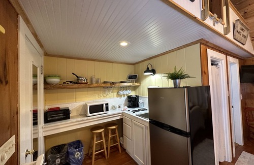 Wolfeboro Cottage | Cottage 4 - Year Round Pet Friendly 1 Bed w/ Loft / 1 Bath & Courtyard