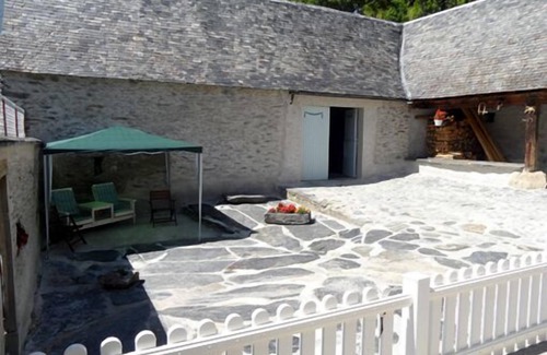 Cadeilhan-Trachere Cottage | Chez Jean, Magnifique corps de ferme au cœur des Pyrénées, proche de St Lary