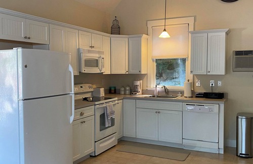Summer Village Cottage | Cottage at Summer Village Gated Waterfront Resort Community-20 Miles from Boston