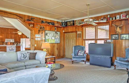 Ridgeway Maison | Cottage by the Pond on Gorgeous Expansive Estate