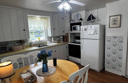Charlestown Maison | Cottage by the Sea, Beach Pass