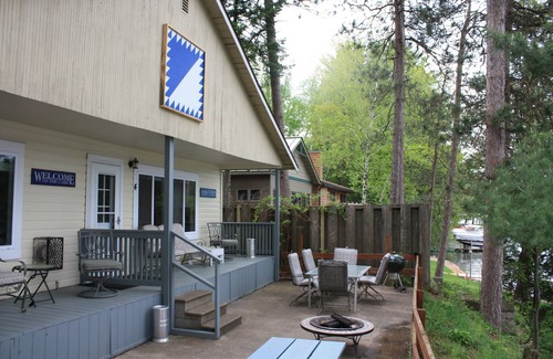 Waupaca Cottage | Cottage Chic sur les O'Lakes de la chaîne de Waupaca