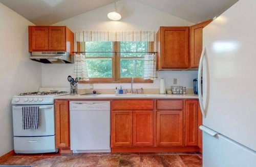 Saugerties Maison | Cottage close to Hunter Mountain & Woodstock