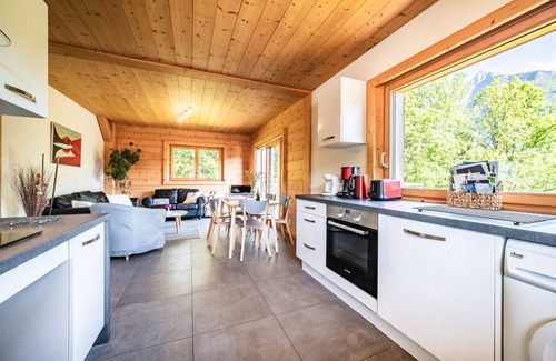 Chatillon-sur-Cluses Cottage | Maison "Côté Source" avec vue sur le lac, terrasse privée et Wi-Fi