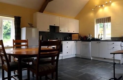 Boncath Cottage | Cottage-Salle de bain et douche-The Dairy - Y Llaethdy