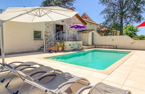 Castelmoron-sur-Lot Villa | Cottage Des Cedres - Trois Chambres Villa, Couchages 6
