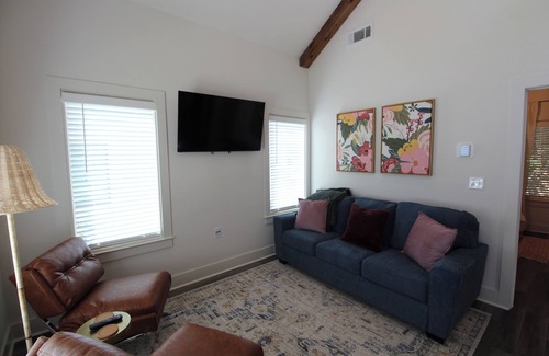 Auburn Cottage | Cottage District G