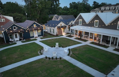 Auburn Cottage | Cottage District Q