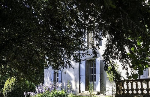 Villesiscle Cottage | Gite pour 4 personnes au Domaine de la Forçate avec piscine dans le parc.