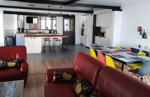 Villeneuve-la-Comtesse Maison | Un petit coin tranquille avec sa piscine accessible location de 10h00 à 19h00