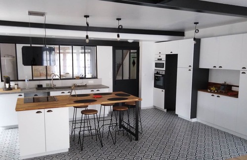 Villeneuve-la-Comtesse Maison | Un petit coin tranquille avec sa piscine accessible location de 10h00 à 19h00