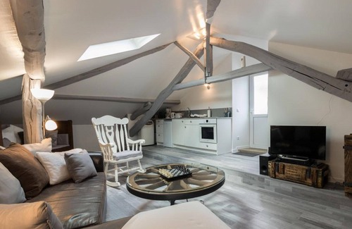 Arbas Maison | Petite maison "Gîte De Pène Blanque" avec vue sur la montagne, terrasse privée et Wi-Fi