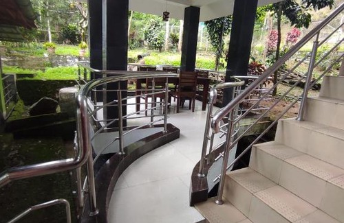 Valparai Hôtel | COTTAGE GARDEN DEEPIKAS