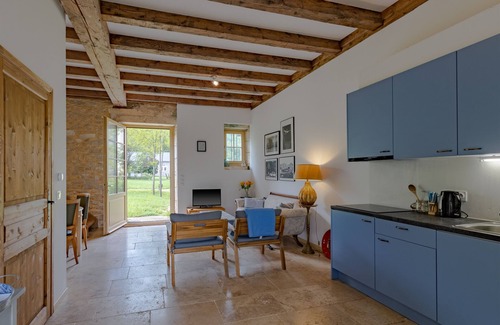 Condat-sur-Vezere Maison | Maison 'Gîte 3' avec vue sur la montagne, piscine partagée et Wi-Fi