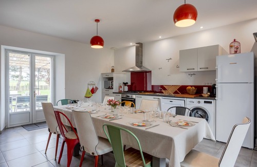 Le Bernard Cottage | Casita de campo 'Gite Le Figuier' con terraza privada, jardín privado y Wi-Fi