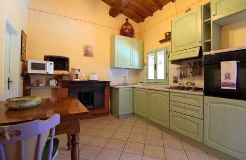 Bucine Villa | Maisonnette idéal pour les couples, grand jardin clos avec piscine privée. Animaux domestiques admis