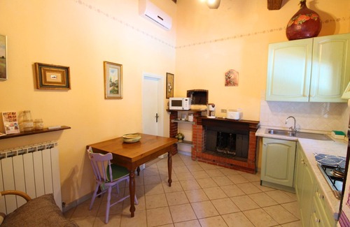 Bucine Villa | Maisonnette idéal pour les couples, grand jardin clos avec piscine privée. Animaux domestiques admis