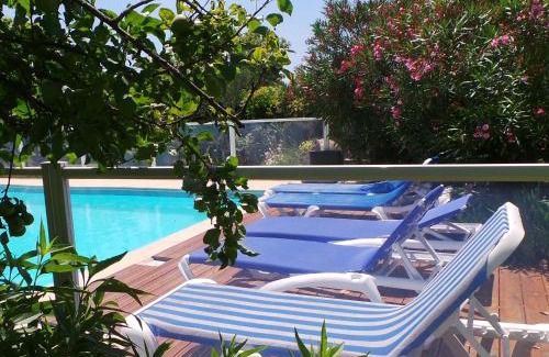 Monprimblanc Maison | Cottage in Aquitaine with Bubble Bath