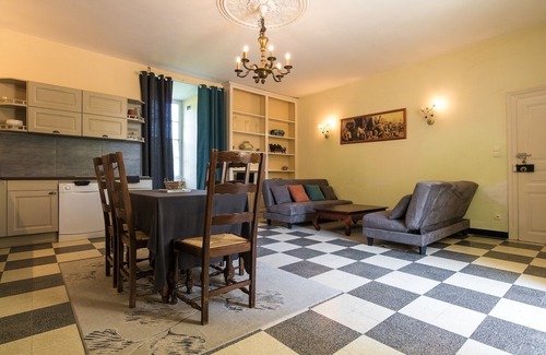 Chalais Cottage | Gîte du patrimoine à Chaleix avec jardin