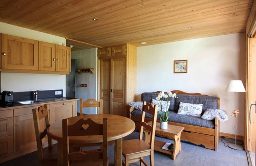 Taninges Chalet De Ski | Chalet dans son intégralité avec piscine intérieure jacuzzi sauna hammam