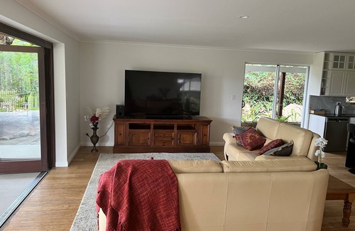 Highvale Cottage | Cottage in country setting