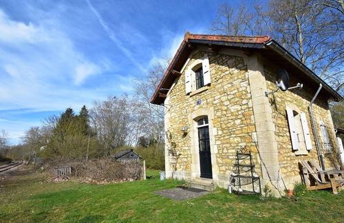 Montaron Maison | Maison de vacances à Montaron avec jardin