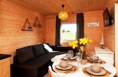 Plesna Maison | Cottage in G ski near Baltic Beach & Lighthouse