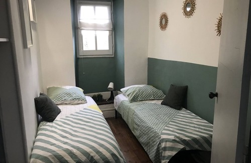 Aramits Maison | Gîte dans demeure ancienne "Etape En Barétous" avec terrasse privée, jardin privé et Wi-Fi