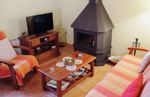 Maians Maison | Cottage in Maians with Sea View & Pool