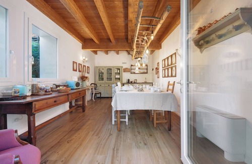 Argegno Cottage | Maison "In Pietra Immerso Nel Verde" avec vue sur montagne, jardin privé et Wi-Fi
