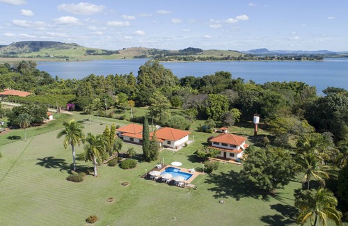Barao de Antonina Maison | Cottage dans le barrage de Chavantes, avec plage, piscine, rampe de mise à l'eau, île