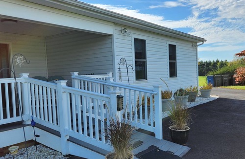 Tuscarora Cottage | Cottage in the Country, walk to miles of hiking trails, close to restaurants