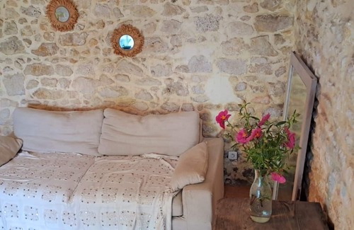 Lesparre-Medoc Cottage | Vrbo Property