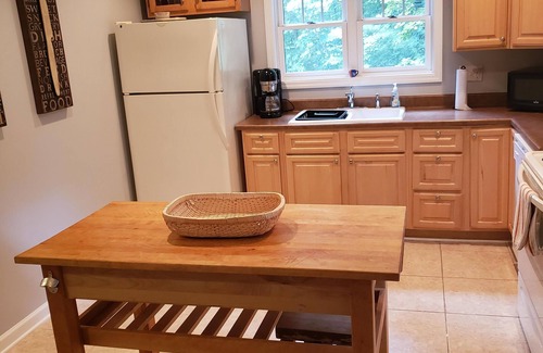 Royal Pines Maison | Privé et pratique, randonnée, patio agréable, près de Asheville & Hendersonville