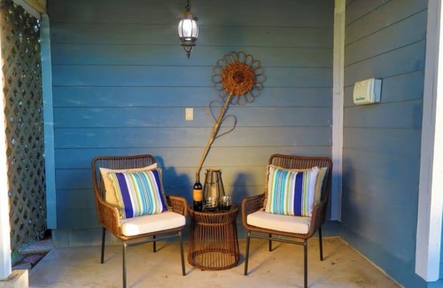 Milton-Freewater Maison | Cottage in The Rocks/ Remodeled Bungalow nestled in the Vineyards & Orchards
