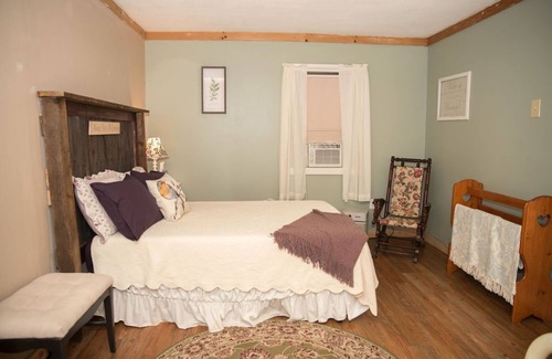 Sweet Valley Lit Et Petit-Déjeuner | Cottage in the Woods - Suite B & B # 1