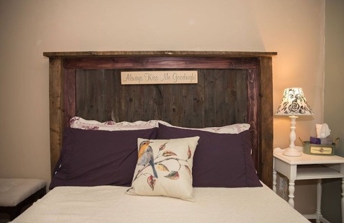Sweet Valley Lit Et Petit-Déjeuner | Cottage in the Woods - Suite B & B # 1