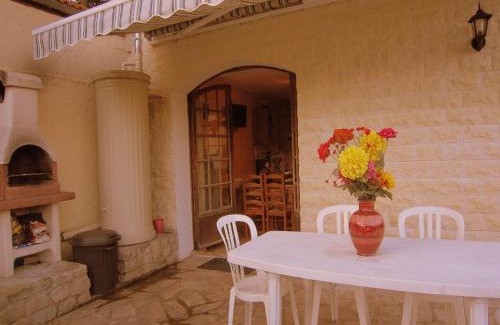 Brou-sur-Chantereine Maison | Cottage in Vaires-sur-Marne near Forest & Lake