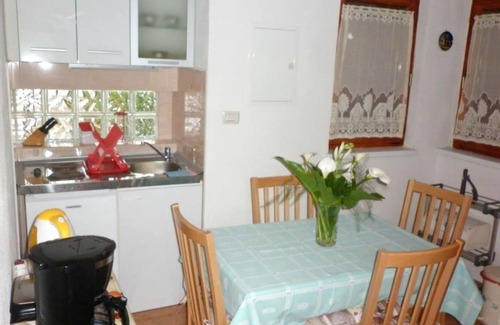 Babici Maison | Cottage Iris à la campagne, quartier calme, Biribaci-Umag, WiFi, parking