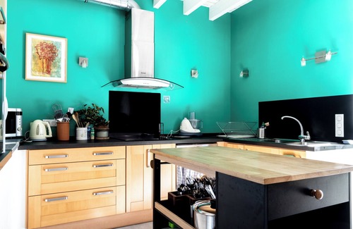 Joue-sur-Erdre Maison | Grand gîte "L'Erdre au Moulin" avec terrasses privées, grand espace de jardin et Wi-Fi.