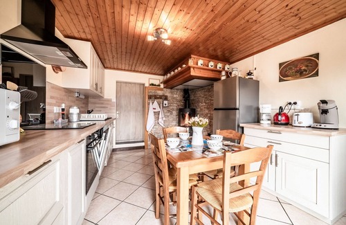 Taninges Cottage | La maison "La Ferme De La Plaigne" avec vue sur les montagnes, terrasse privée et Wi-Fi