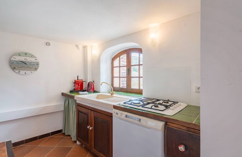Simiane-la-Rotonde Maison | Petite maison 'Les Buisses - Petit Gite' avec terrasse privée, jardin partagé et Wi-Fi