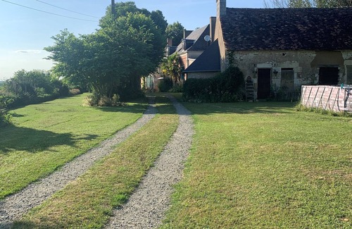 Sarce Maison | Cottage "Les Guittieres Gites" with Shared Terrace, Shared Garden & Wi-Fi