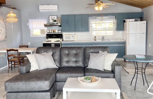 Valley Road Cabine | Cottage located on the banks of the historic St.Croix River