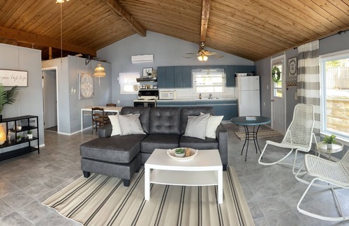 Valley Road Cabine | Cottage located on the banks of the historic St.Croix River
